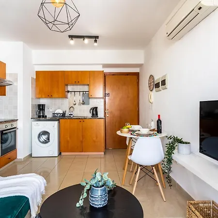 Johny's Spot In Ларнака