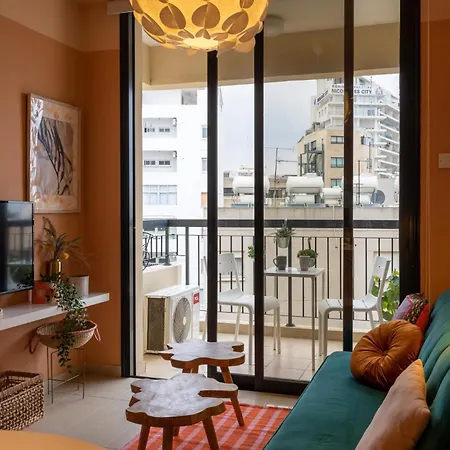 Johny's Spot In Lägenhet Larnaca